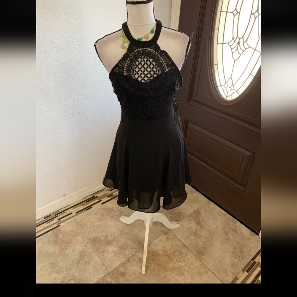 Lulu's black dress size small